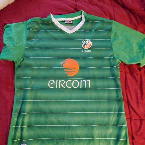 Soccer Jersey Ireland official fan  Apparel Size Medium - Picture 1 of 7